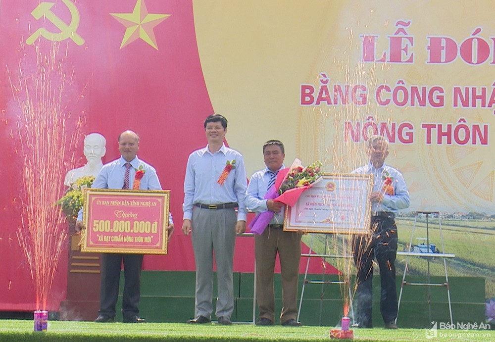 bna-xa-dien-phuc-don-bang-cong-nhan-xa-nong-thon-moi12580123-652018.jpg